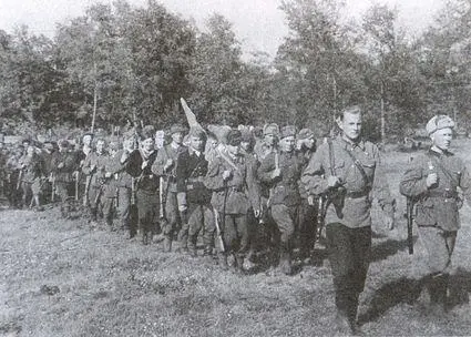 Сумское партизанское соединение перед выходом в Карпатский рейд Июнь 1943 г - фото 10