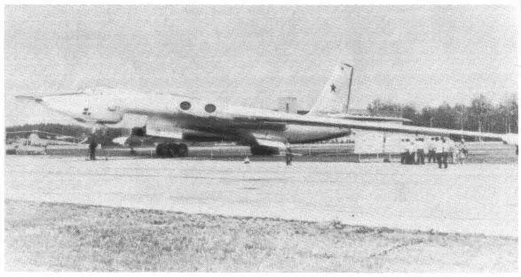Самолет 201 М Он стал модификацией стратегического бомбардировщика 103М - фото 24
