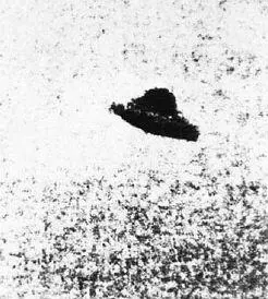 1 декабря 1961 года он же будучи в обществе жены и матери заснял НЛО когда - фото 86