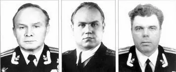 Слева направо КВКунаховичначальник 12 лаборатории ЦАГИ принимал - фото 58