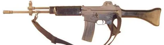 штурмовая винтовка Daewoo K2 та же винтовка вид справа приклад сложен - фото 358