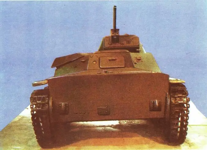 Разработан в 1939 году Выпускался серийно с 1940 по 1941 гг Состоял на - фото 258