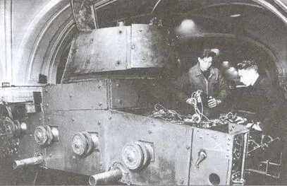 Экранировка танка Т26 на одном из предприятий Ленинграда Осень 1941 года - фото 26