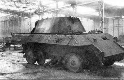 На германском ремонтном заводе в районе Познани Тяжелый танк РzKpfwVAusfА - фото 13