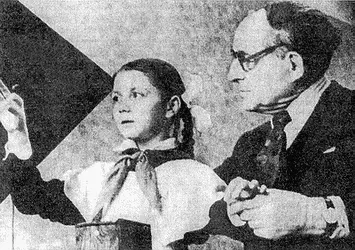 Рис 25 Лев Термен пионер электронного искусства с Лидией Кавиной - фото 23