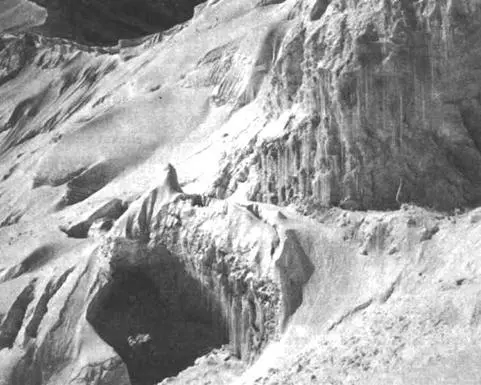 Трещины и сераки у подножия стены Чанг Ла Наша команда в базовом лагере - фото 64