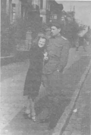 Германия май 1946 года Одна из первых семейных фотографий Конечно они при - фото 19