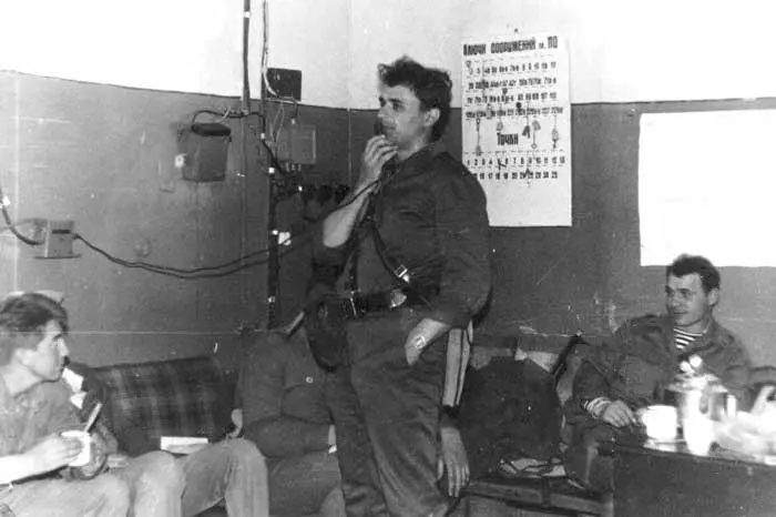 Начальник разведки Товарищи диверсанты сдавайтесь Вас ждут горячий чай - фото 21