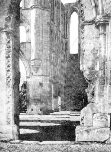 Стены аббатства Риво освещённые солнцем Норманнские колонны Даремского - фото 8