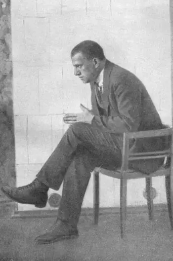 В Маяковский Фото 1923 г В Маяковский Фото 1923 г Фотомонтаж А - фото 6