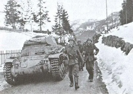 Танк Mark II и колонна пехоты в Центральной Норвегии В ожидании атаки - фото 32