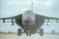 Воздухозаборники F111 расположены под корневыми частями крыла К середине 1993 - фото 144
