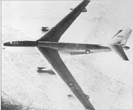Опытный ХВ47 в полете В ноябредекабре 1956 г с использованием В5 7 были - фото 25