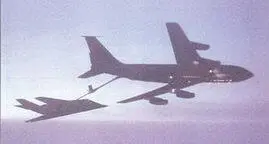 Ночная дозаправка F117A в воздухе от танкера KC135Q F117A дозаправляется - фото 326