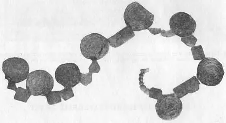 Рис 2 Часть ожерелья из восточных монет XXI вв Раскопки 1949 г в Саркеле - фото 1
