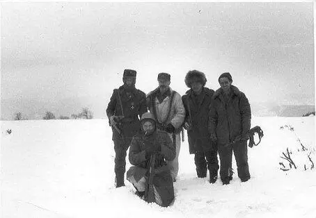 Казаки на Заглавке март 1993 года Вкус гуманитарной помощи Март принес - фото 17