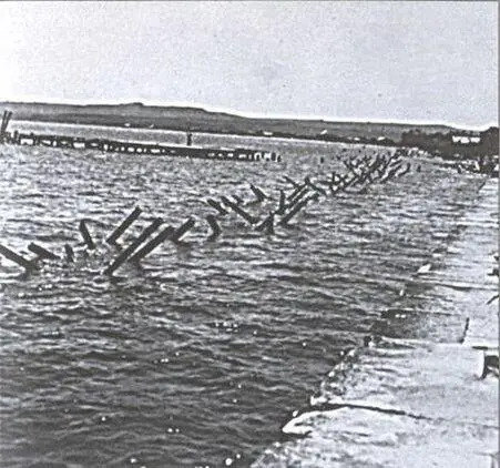 Противодесантные заграждения в Керченской бухте наши снимки 1944 года - фото 44