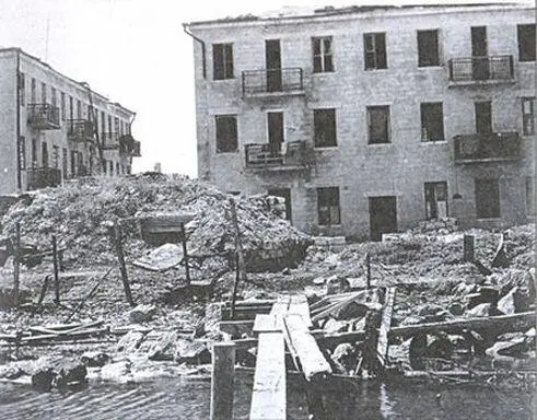 Доты на набережной Керчи наши снимки 1944 года 1е орудие немецкой - фото 48