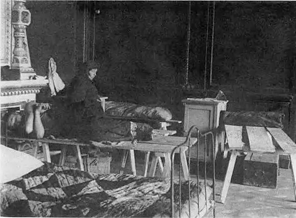 Бытовой коллектив фабрики Красный треугольник 1928 г ЦГАКФФД В - фото 5