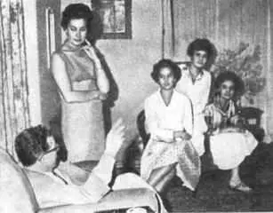 В кругу семьи Штабквартира Народного фронта Сантьяго 1952 Сердце - фото 18