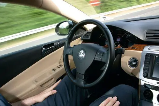 У многих крупных автомобильных концернов есть собственные программы по созданию - фото 33