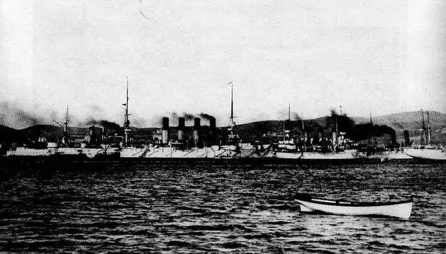 Уход русских военных кораблей из Евпатории в 1920 г Команда линкора - фото 17