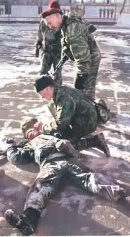 Повседневная жизнь российского спецназа - фото 11