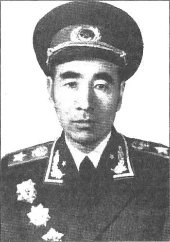 Линь Бяо внес значительный вклад в двадцатидвухлетнюю борьбу коммунистов за - фото 76