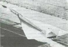 Рис 2122 Самолет ХВ70А на взлете Рис 2123 Проекции четырехместного - фото 276