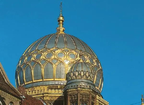 Купол Новой синагоги сияет новым блеском Тут же поблизости стоит заглянуть во - фото 29