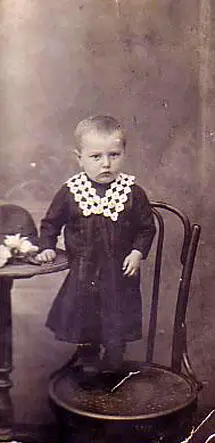Папа 1937 г Родители молодожёны Папа с мамой крайние отдыхают - фото 8