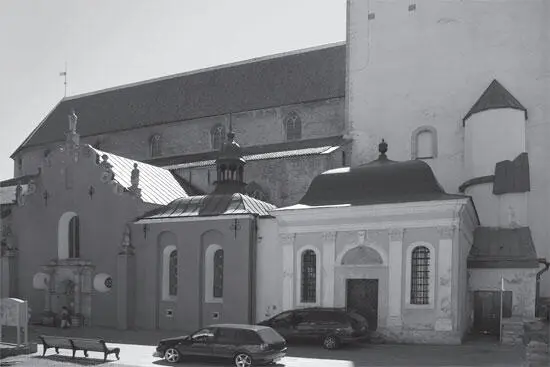 Усыпальница герцога Петра ГолыитейнБекского при церкви Св Николая в Таллине - фото 83