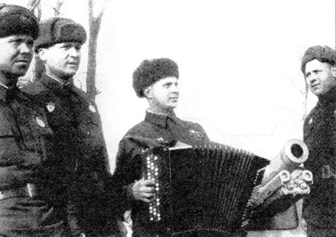 Личный состав мотострелкового батальона 61й легкотанковой бригады на отдыхе - фото 23