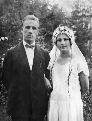 Отец и Мама в день свадьбы 1926 г Многочисленные фото дают представление о - фото 31