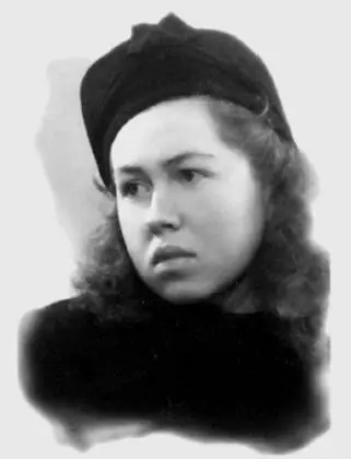 Нина студентка ЛЭТИ Начало 1950 гг Обе веранды калининского дома - фото 65