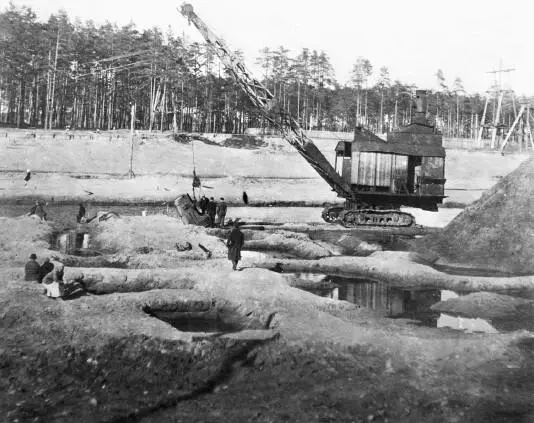 Карьер на месте будущего Ольгинского пруда 1937 г Фото из семейного архива А - фото 113