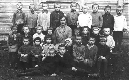 Нулевой класс нулевка школы 168 В центре учительница НП - фото 126