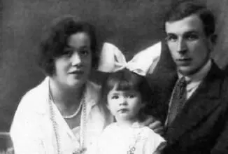 ИФ и ЗД Малютины с дочерью Валей Фото 1930 г Из архива ВИ Семенченко - фото 130