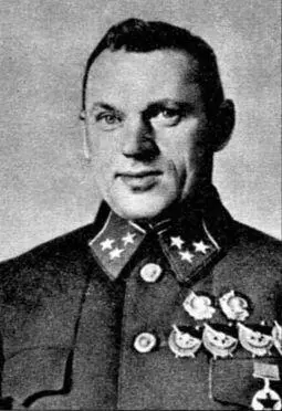 Командующий Донским фронтом генераллейтенант К К Рокоссовский 1942 год - фото 32