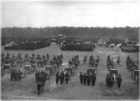 Военный парад на Марсовом поле 1900е гг Катафалк 1910е гг Питейный - фото 13