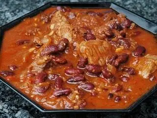 мясо лучше свинина 500 г красная консервированная фасоль 1 банка лук репчатый - фото 24