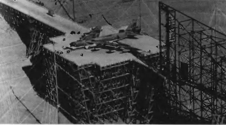 Рис 53 База ВВС США Кёртлэнд Испытания стойкости электронного оборудования - фото 95