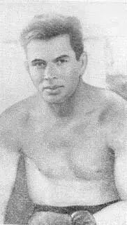 Джин Тунней Как профессионал Тунней дебютировал в 18 лет в полусреднем весе - фото 17