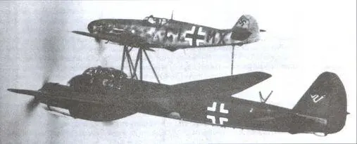 Система Мистель S1 в полете Самолетом Ju88A4 управляет истребитель Bf109F4 - фото 13