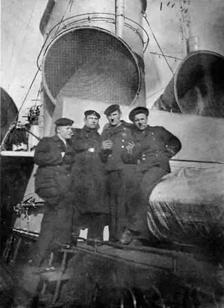 Моряки эсминца Сталин И НА ТИХОМ ОКЕАНЕ Самая страшная и кровавая война в - фото 64