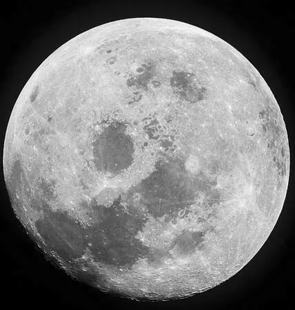Астронавты корабля Аполлон11 сфотографировали Луну с расстояния 18 000 - фото 22