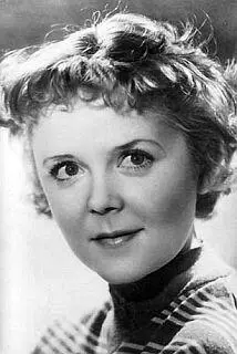 актриса театра кино Необыкновенное лето 1956 Флаги на башнях 1958 - фото 261