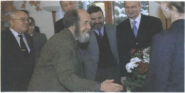 Встреча с почетным профессором МГУ АИ Солженицыным 2003 Народный артист - фото 11