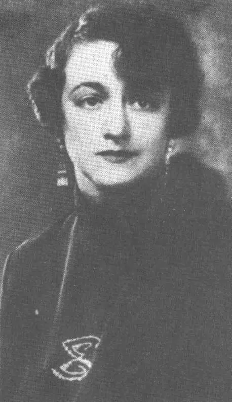Елена Сергеевна Елена Сергеевна и ее племянник в квартире в Нащокинском - фото 41
