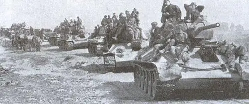 От Могилева к Минску 1944 г Русские танки остановились для короткого отдыха - фото 124